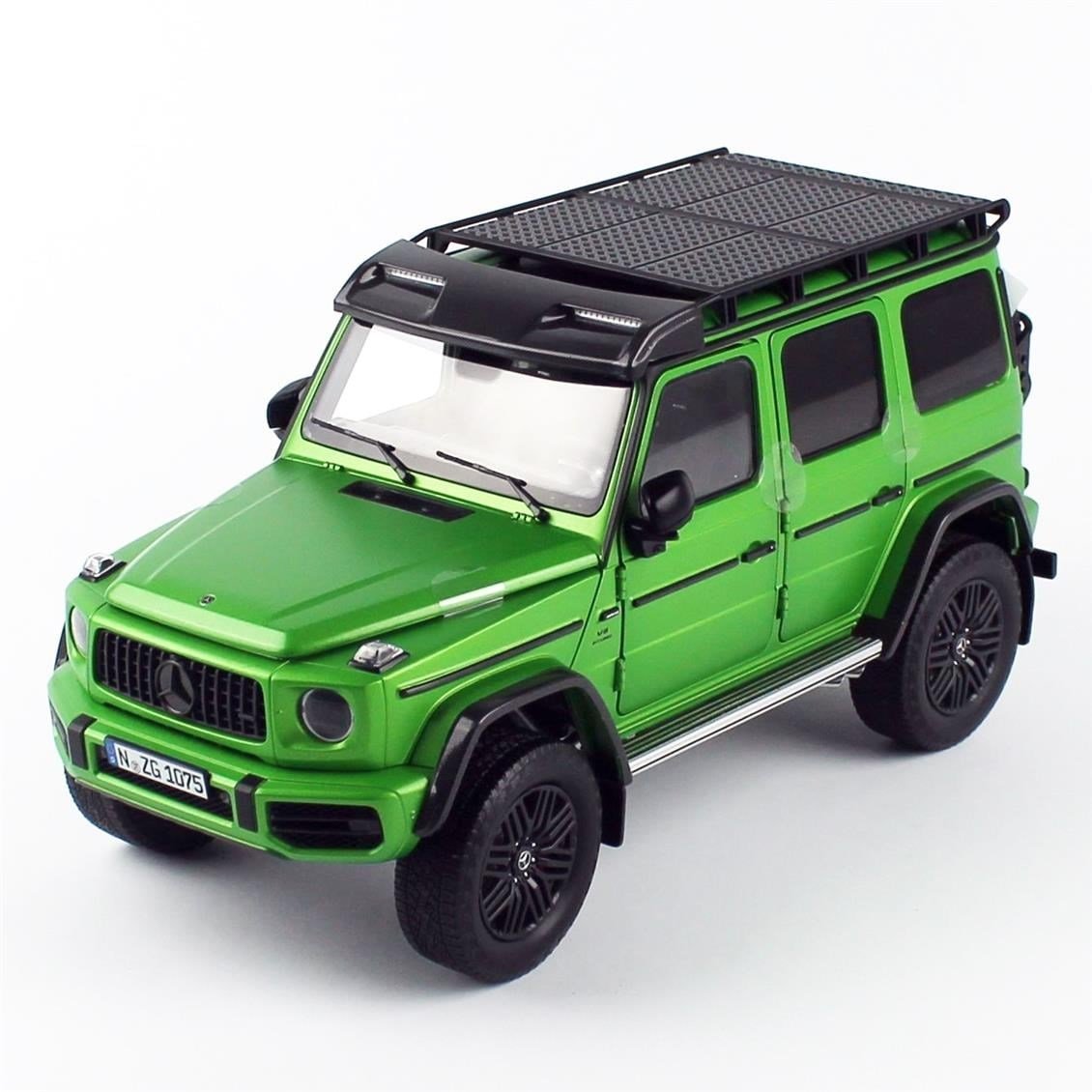 NZG 1075-1/31 1/18 Ölçek, Mercedes-AMG G 63 Arazi Aracı, Cehennem Yeşili Magno, Sergilemeye Hazır Metal Model