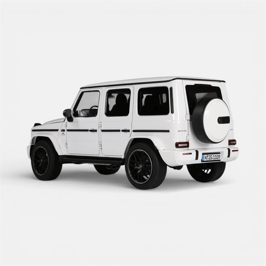 NZG 1109/41 1/18 Ölçek, Mercedes-AMG G 63 4x4 Arazi Aracı, Polar Beyaz, Metal, Sergilemeye Hazır Metal Model