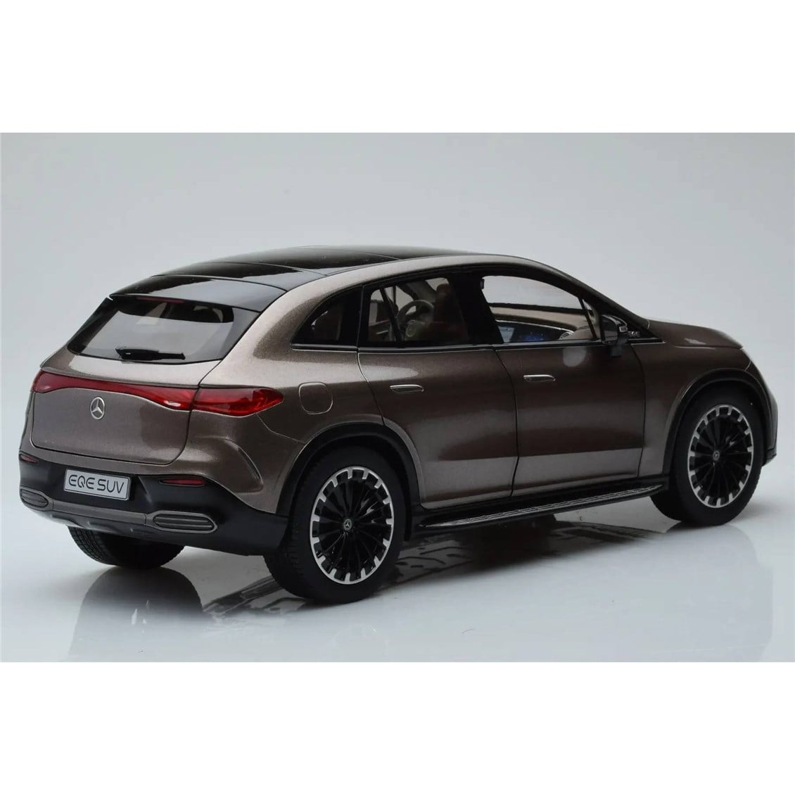 NZG B66960836 1/18 Ölçek, Mercedes EQE SUV X294 AMG Line Velvet Brown, Sergilemeye Hazır Metal Araba Modeli