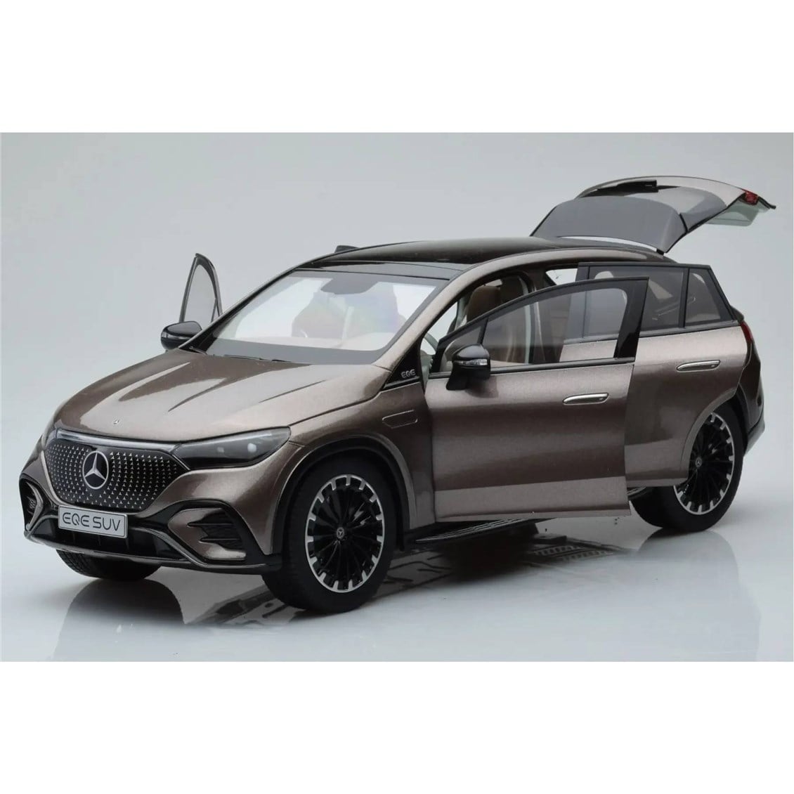 NZG B66960836 1/18 Ölçek, Mercedes EQE SUV X294 AMG Line Velvet Brown, Sergilemeye Hazır Metal Araba Modeli