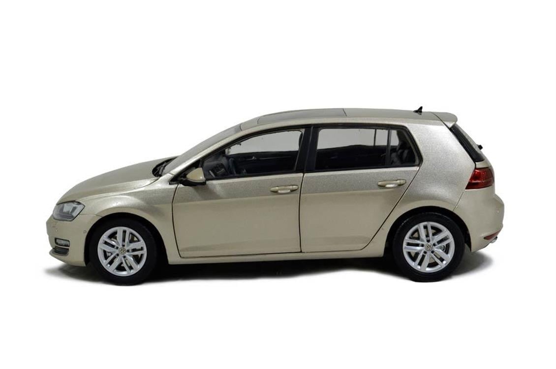 Paudi Model 2280S 1/18 Ölçek, Volkswagen Golf A7, Gümüş, Sergilemeye Hazır Metal Araba Modeli