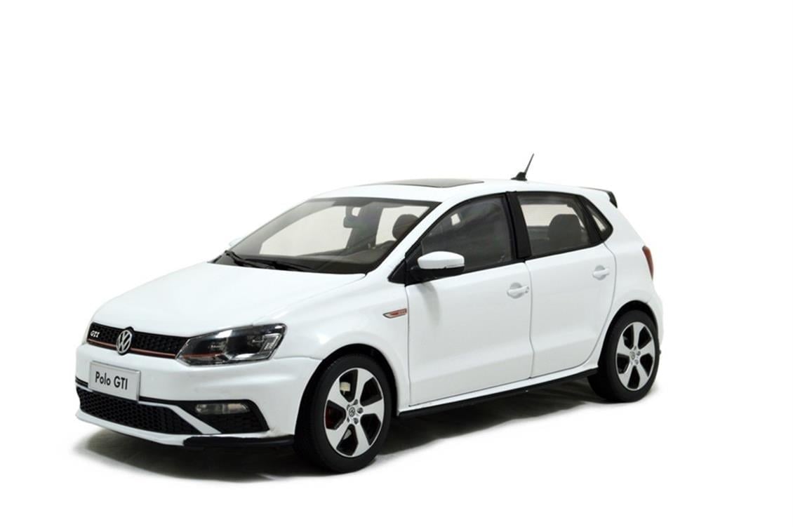 Paudi Model 2339W 1/18 Ölçek, 2015 Volkswagen Polo GTI, Beyaz, Sergilemeye Hazır Metal Araba Modeli