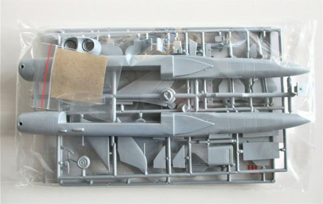PM Model 401 1/72 Ölçek, SU-15 TM ( Flagon ) Önleme Uçağı, Plastik Model kiti