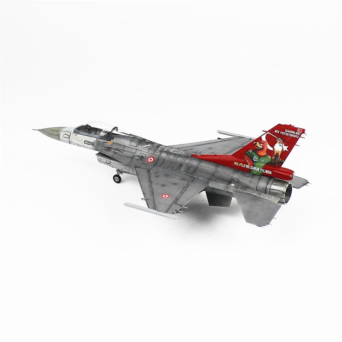 QD003 1/48 F-16 C Block 50 (Öncel Son Filonun 20. Yılı Anısına) Sergilemeye Hazır Plastik Uçak Modeli