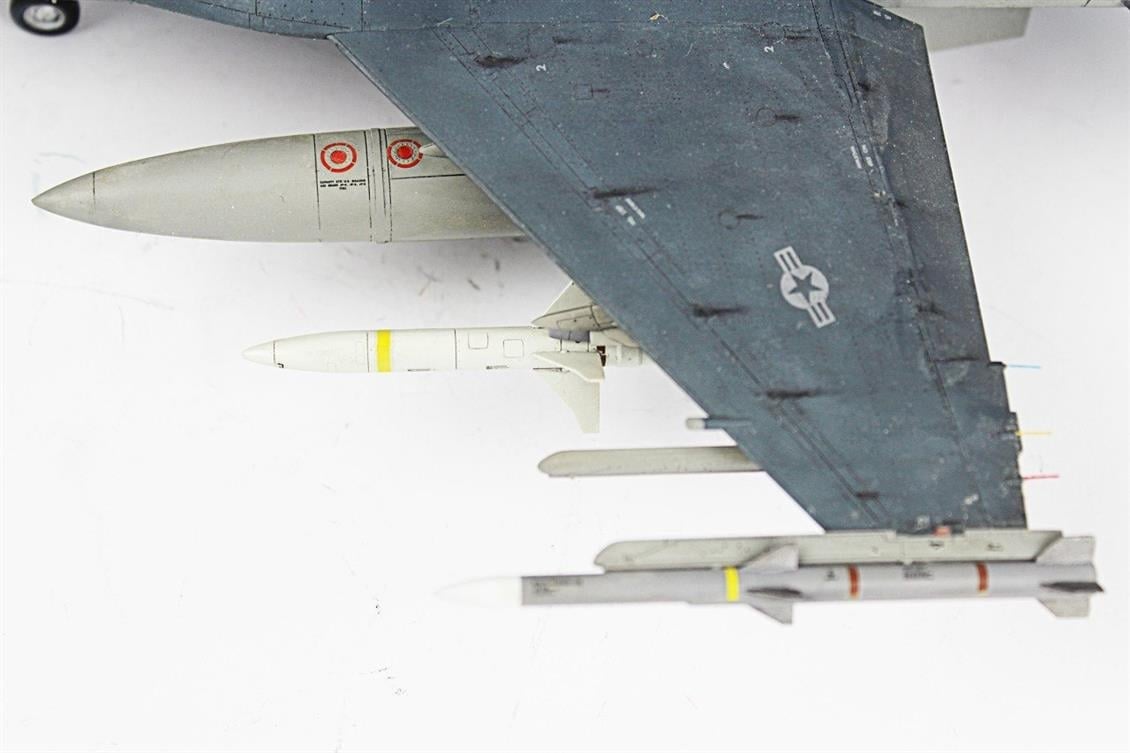 QD009 1/48 F-16C  Fighting Falcon Sergilemeye Hazır Plastik Uçak Modeli