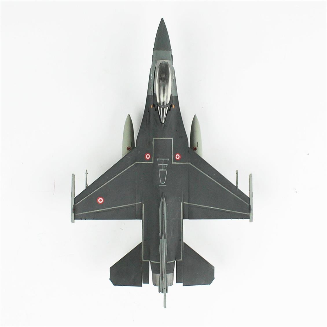 QD013 1/72 F-16C   Fighting Falcon Sergilemeye Hazır Plastik Uçak Modeli