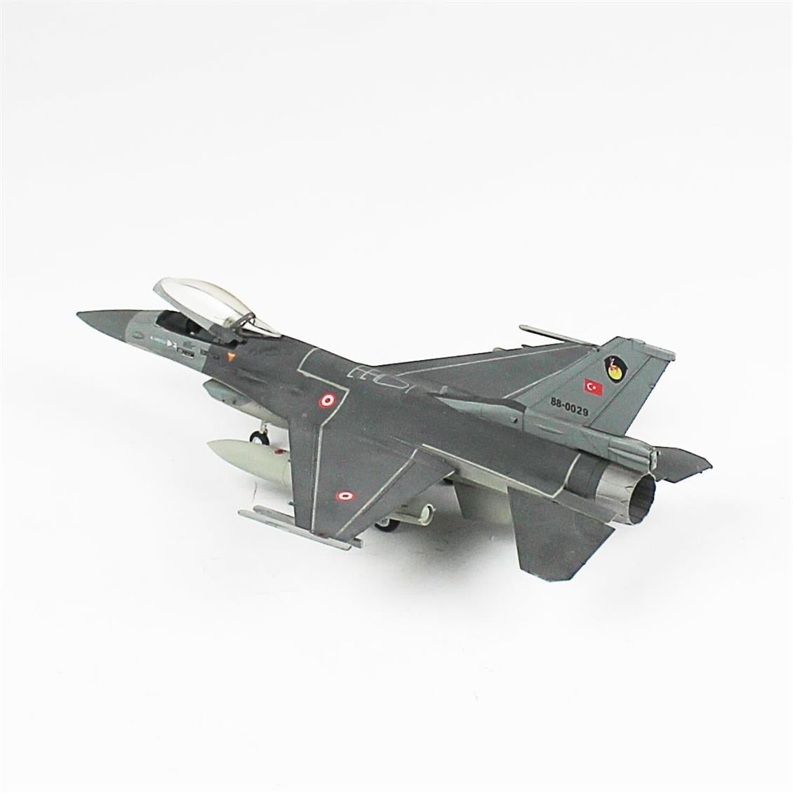 QD013 1/72 F-16C   Fighting Falcon Sergilemeye Hazır Plastik Uçak Modeli