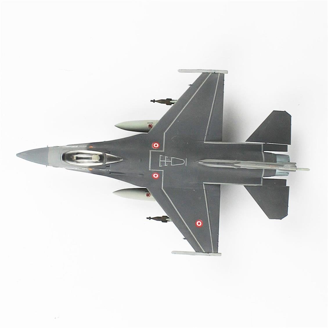 QD015 1/72 F-16C Fighting Falcon Sergilemeye Hazır Plastik Uçak Modeli
