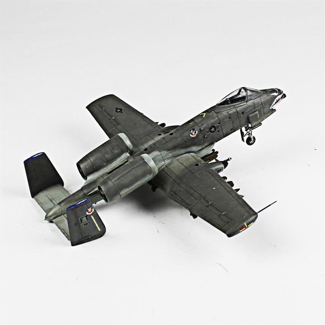 QD017 1/72 A-10A Thunderbolt II Sergilemeye Hazır Plastik Uçak Modeli