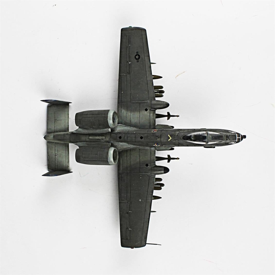 QD017 1/72 A-10A Thunderbolt II Sergilemeye Hazır Plastik Uçak Modeli
