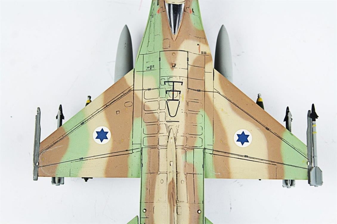 QD018 1/72 F-16C Fighting Falcon Sergilemeye Hazır Plastik Uçak Modeli