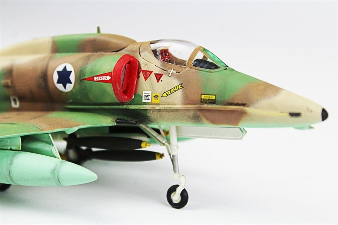 QD019 1/72 A-4E Skyhawk Sergilemeye Hazır Plastik Uçak Modeli