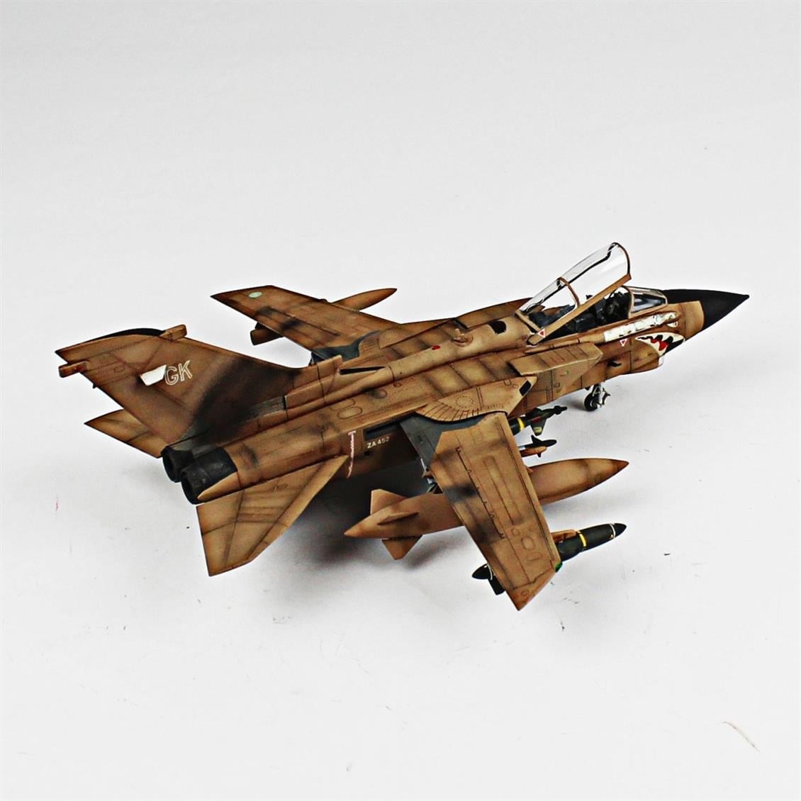 QD021 1/72 Tornado Gr.1 Sergilemeye Hazır Plastik Uçak Modeli