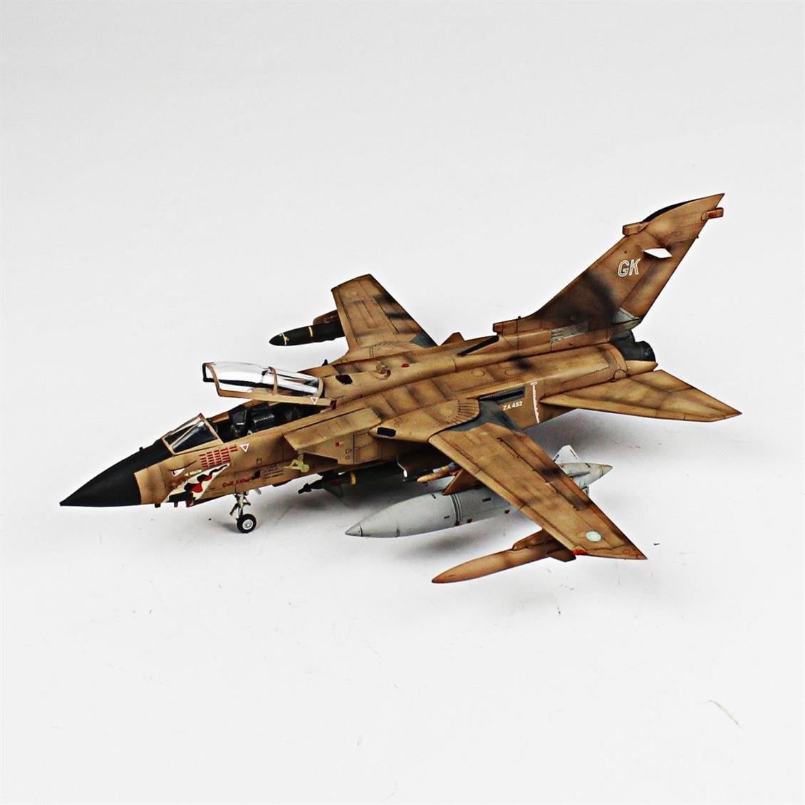QD021 1/72 Tornado Gr.1 Sergilemeye Hazır Plastik Uçak Modeli