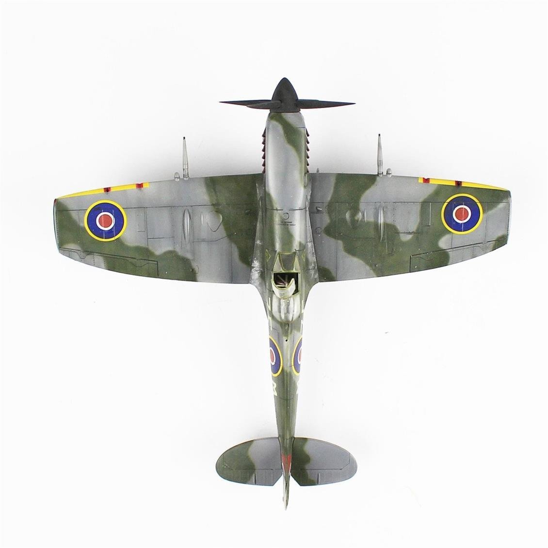 QD022 1/48 Ölçek, Spitfire Mk.XIII Sergilemeye Hazır Plastik Uçak Maketi