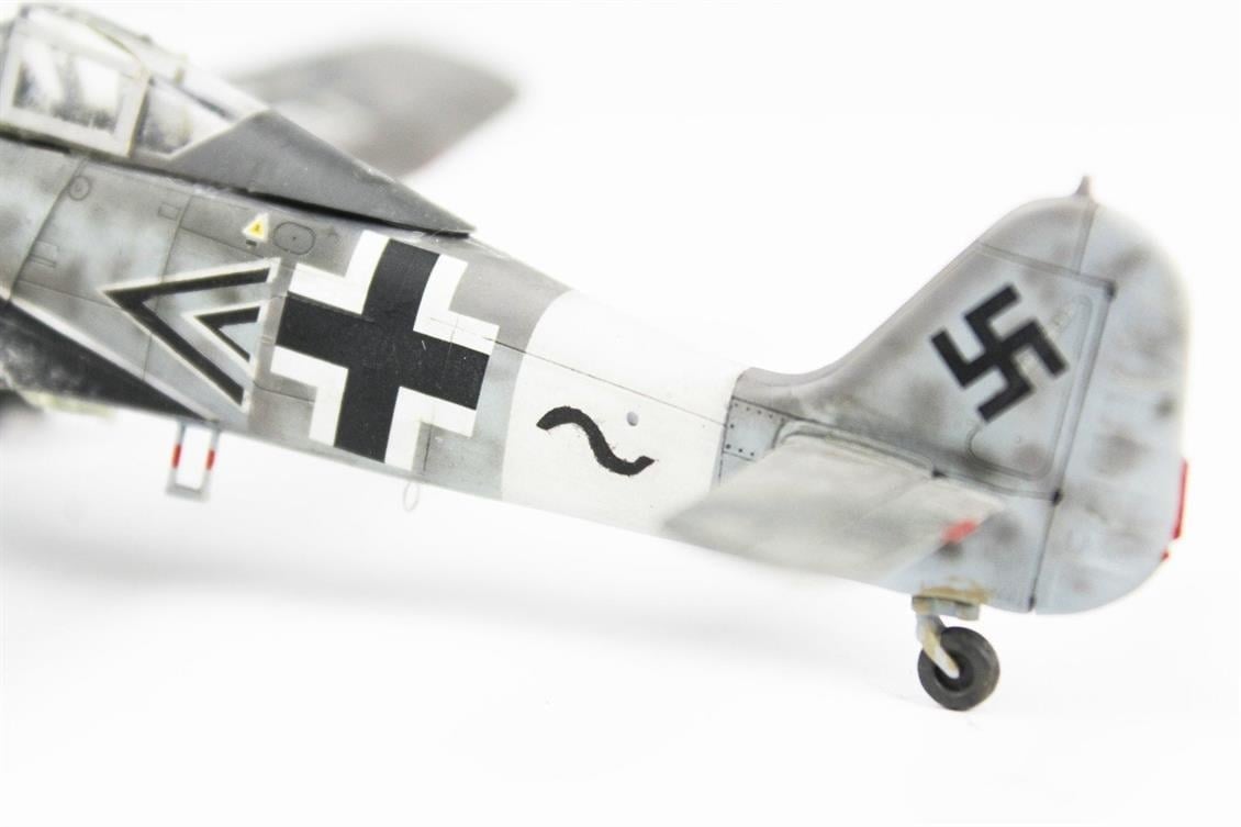 QD024 1/72 Focke-Wulf 190 A-5 Sergilemeye Hazır Plastik Uçak Modeli