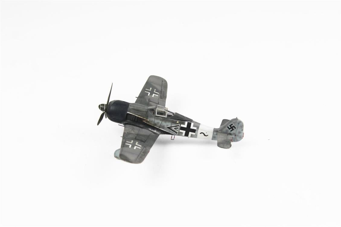QD024 1/72 Focke-Wulf 190 A-5 Sergilemeye Hazır Plastik Uçak Modeli