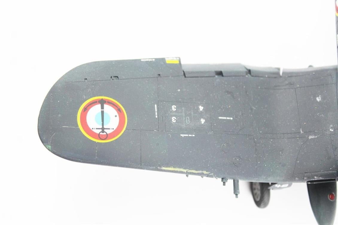 QD025 1/48 F4U5N Corsair Sergilemeye Hazır Plastik Uçak Modeli
