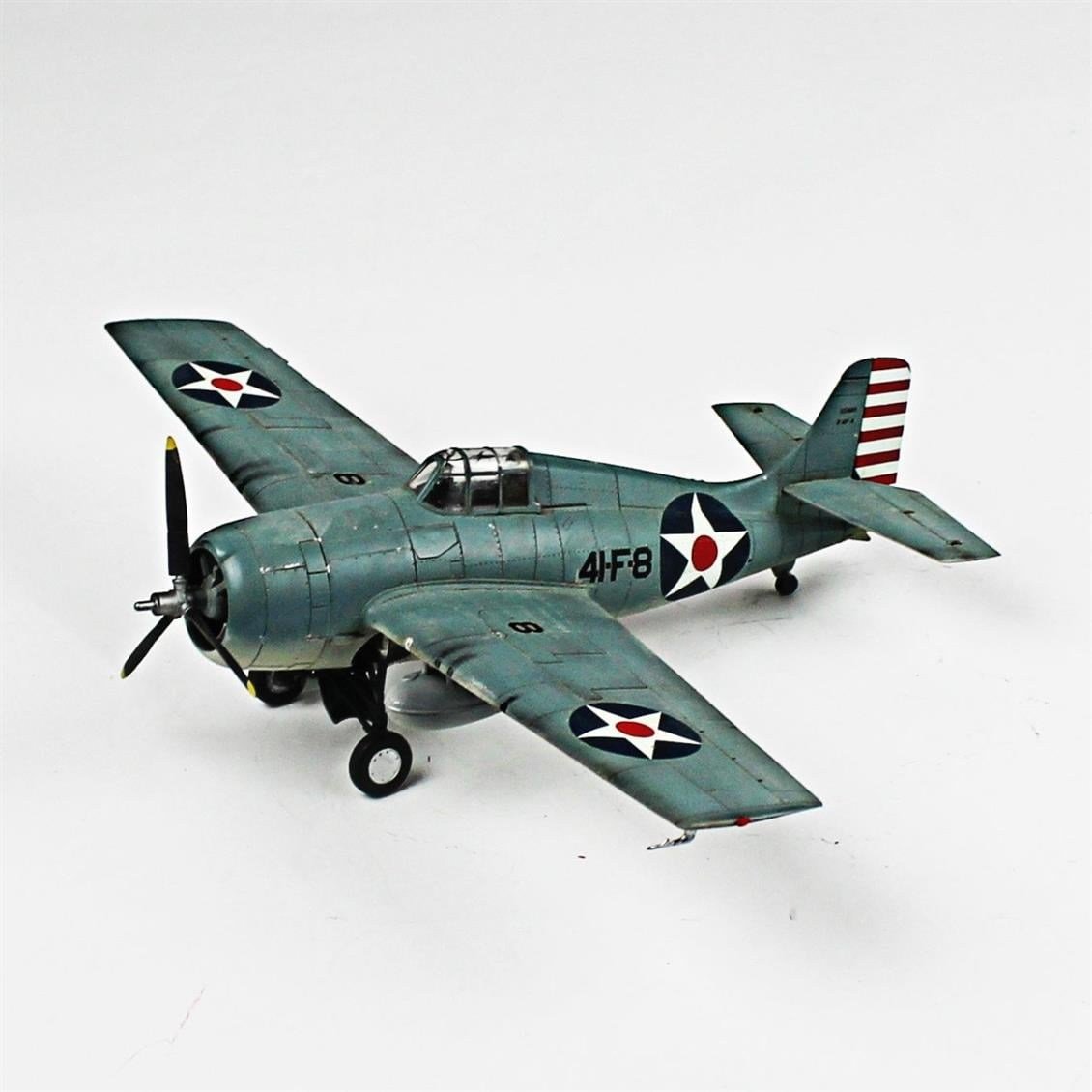 QD026 1/48 F4F Martlett Sergilemeye Hazır Plastik Uçak Modeli