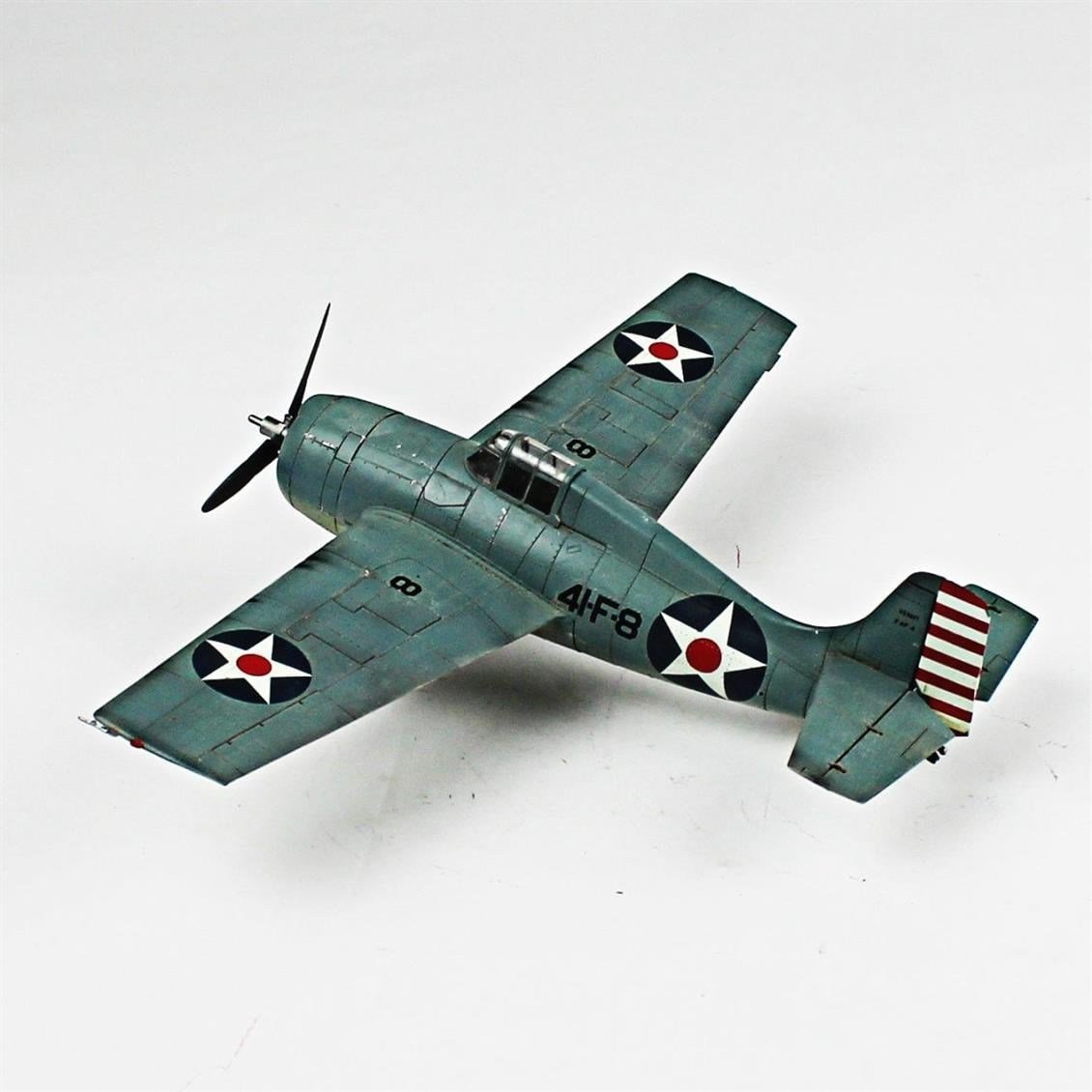 QD026 1/48 F4F Martlett Sergilemeye Hazır Plastik Uçak Modeli