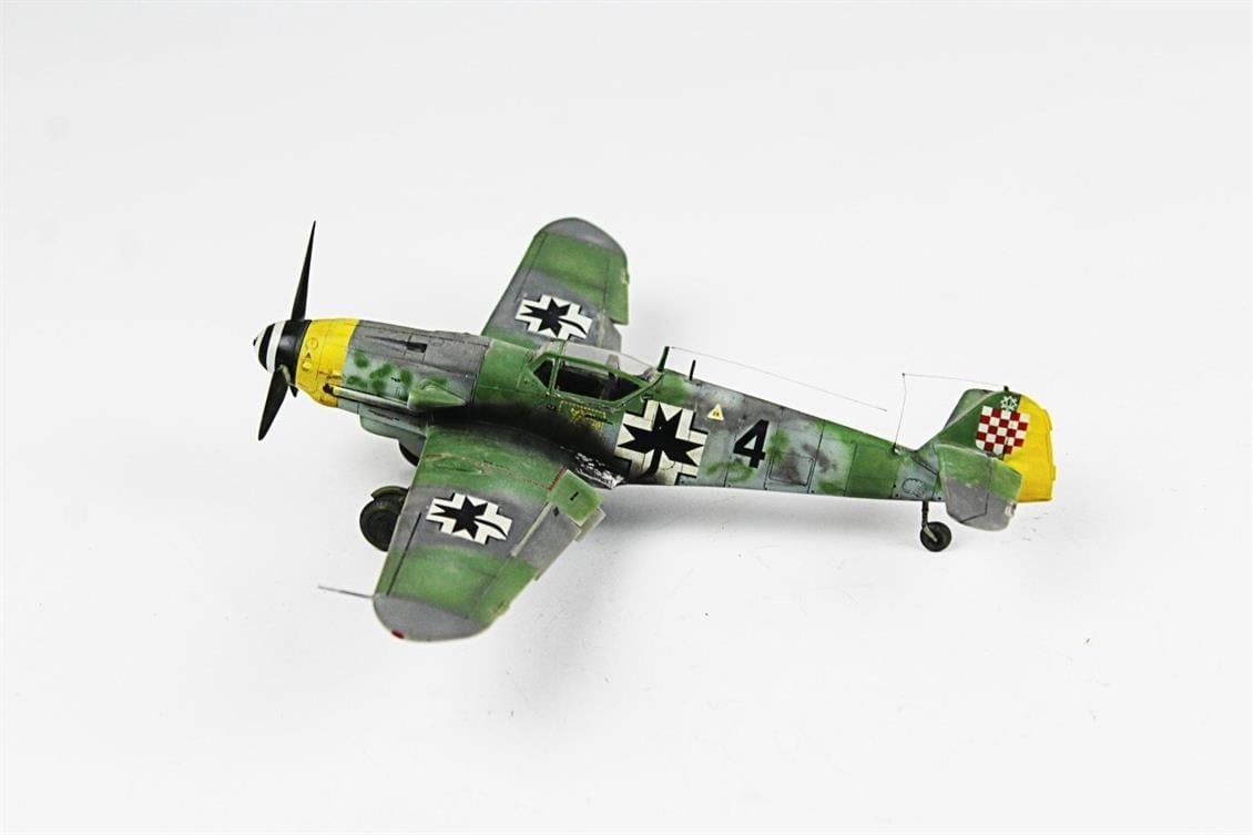 QD032 1/48 Messerschmitt Bf 109 G-2 Sergilemeye Hazır Plastik Uçak Modeli