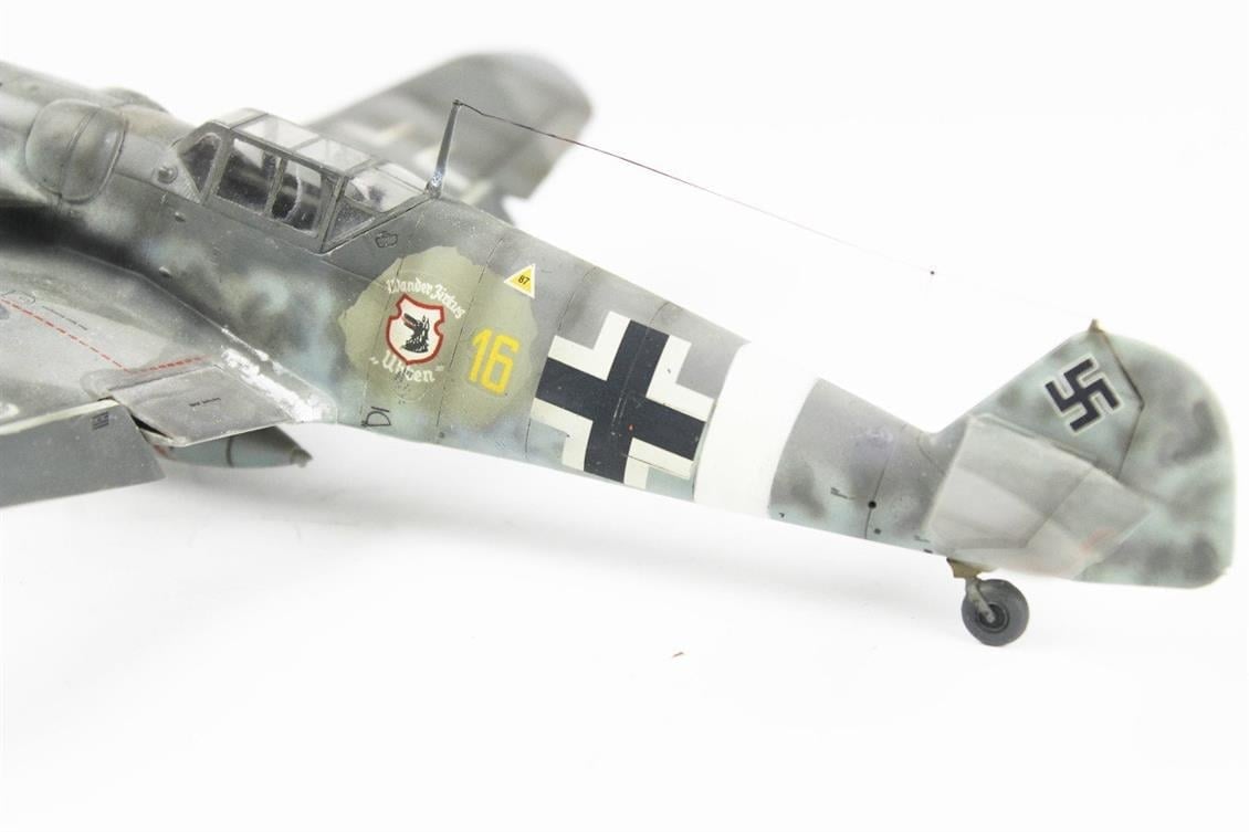 QD033 1/48 Messerschmitt Bf 109 G-6 Sergilemeye Hazır Plastik Uçak Modeli