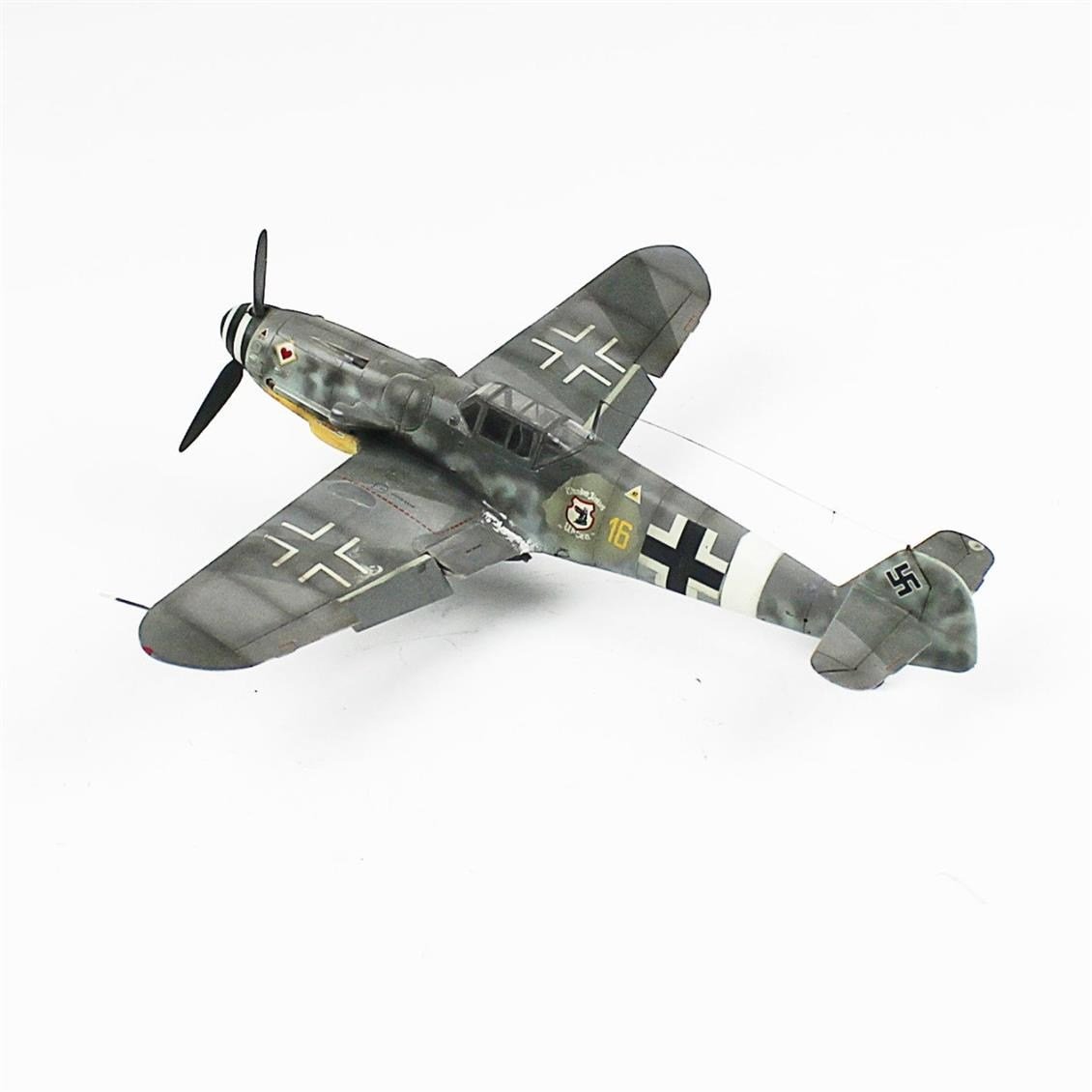 QD033 1/48 Messerschmitt Bf 109 G-6 Sergilemeye Hazır Plastik Uçak Modeli