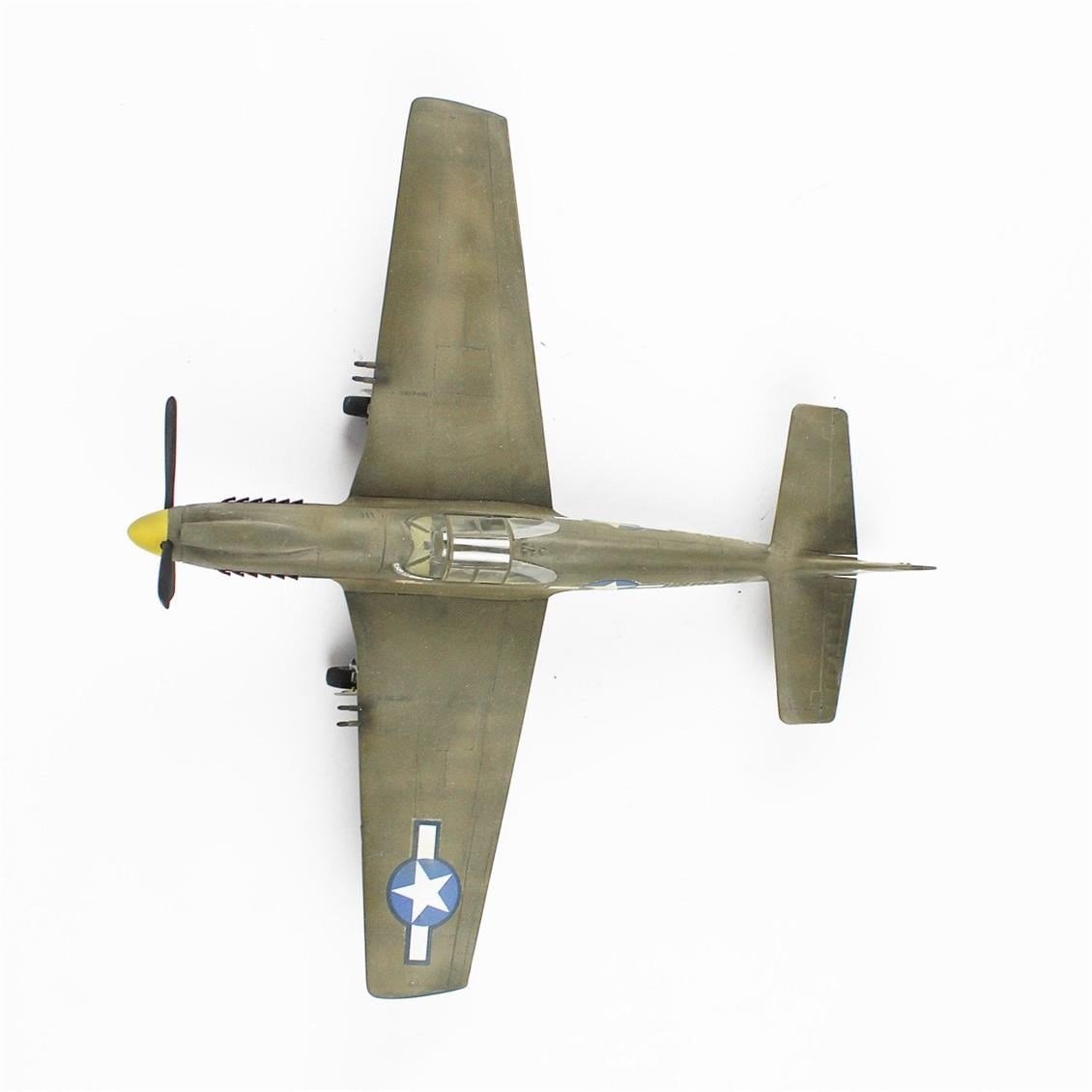 QD035 1/48 P-51C Mustang Sergilemeye Hazır Plastik Uçak Modeli