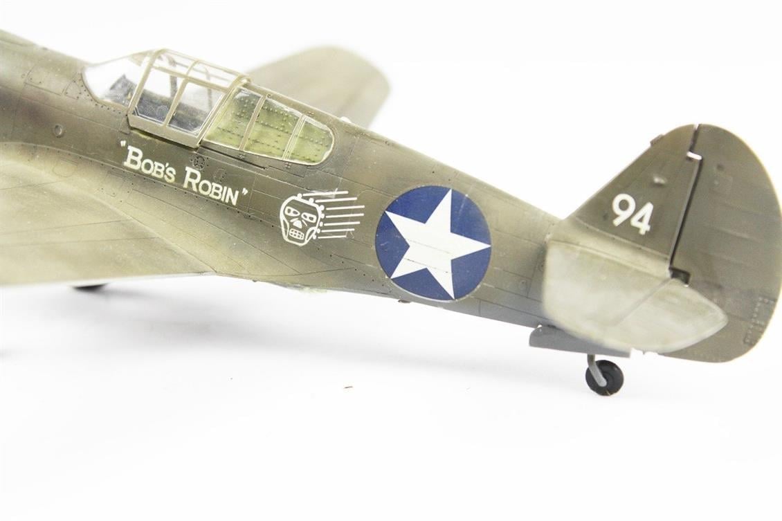 QD036 1/48 P-40C Warhawk Sergilemeye Hazır Plastik Uçak Modeli