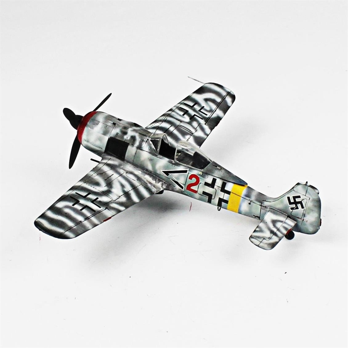 QD037 1/48 Focke-Wulf 190 A-8 Sergilemeye Hazır Plastik Uçak Modeli