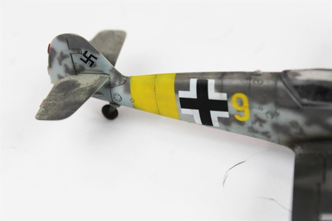QD040 1/72 Messerschmitt Bf 109 Sergilemeye Hazır Plastik Uçak Modeli