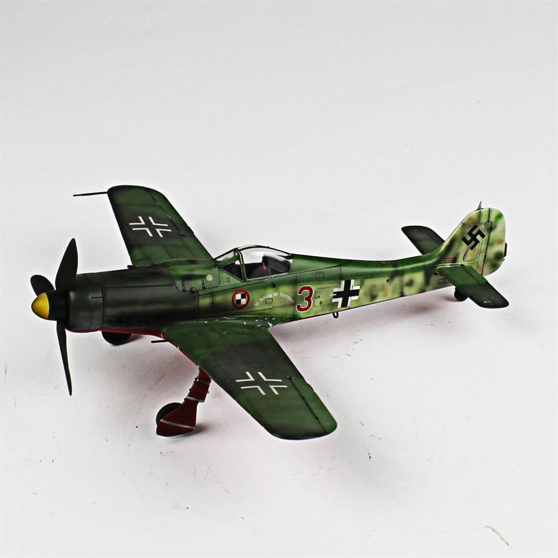 QD041 1/48 Focke-Wulf 190 D-9 Sergilemeye Hazır Plastik Uçak Modeli