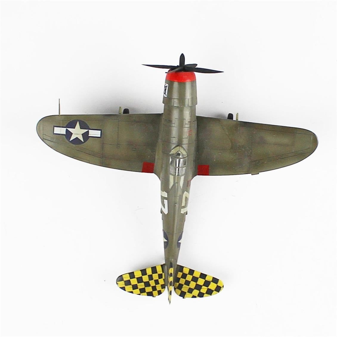 QD042 1/72 P-47D Razorback Sergilemeye Hazır Plastik Uçak Modeli