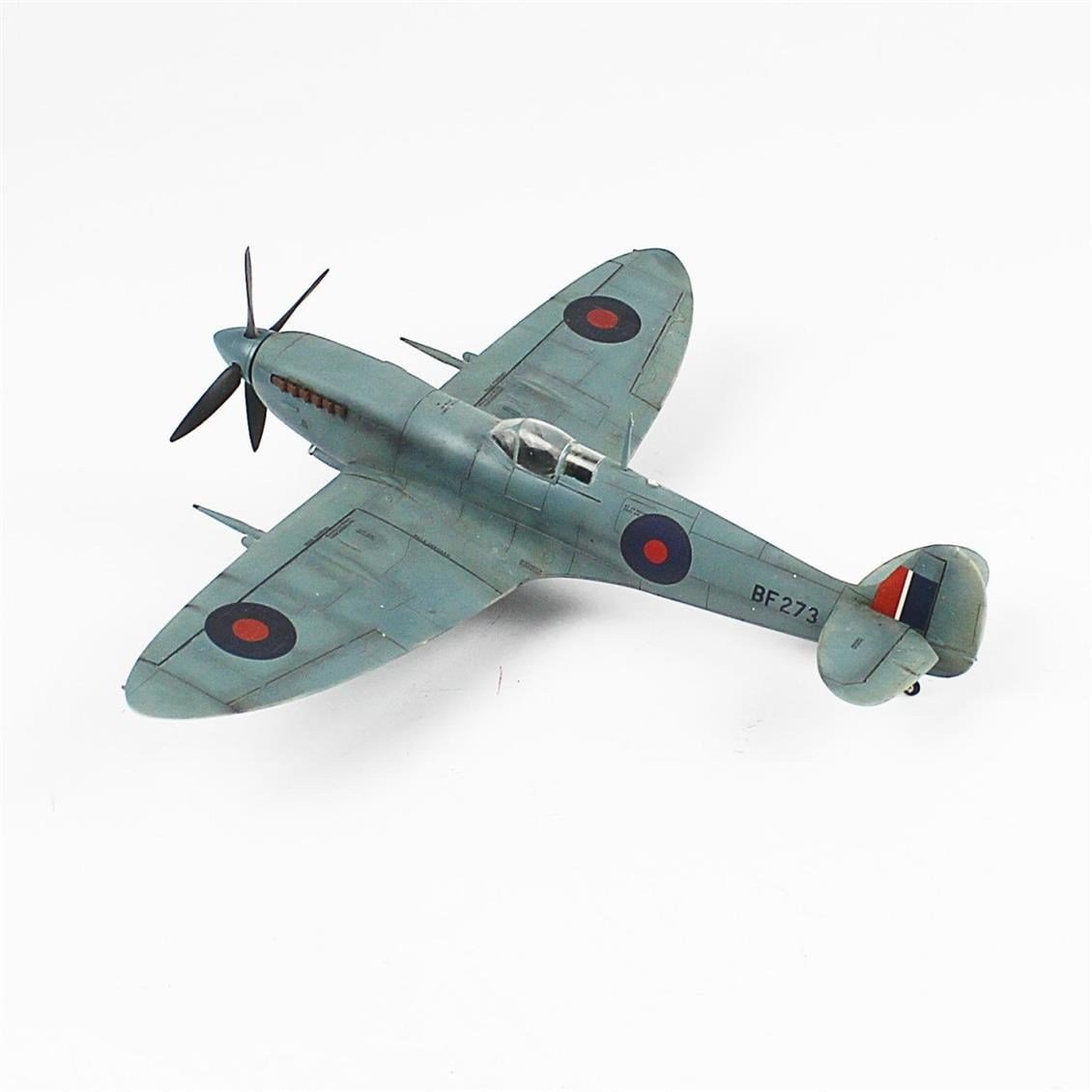 QD043 1/48 Spitfire   Sergilemeye Hazır Plastik Uçak Modeli
