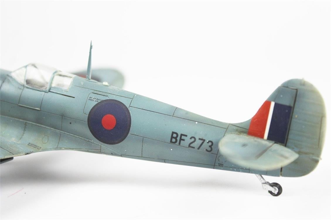 QD043 1/48 Spitfire   Sergilemeye Hazır Plastik Uçak Modeli