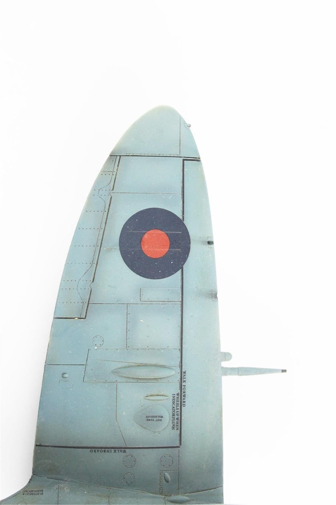 QD043 1/48 Spitfire   Sergilemeye Hazır Plastik Uçak Modeli