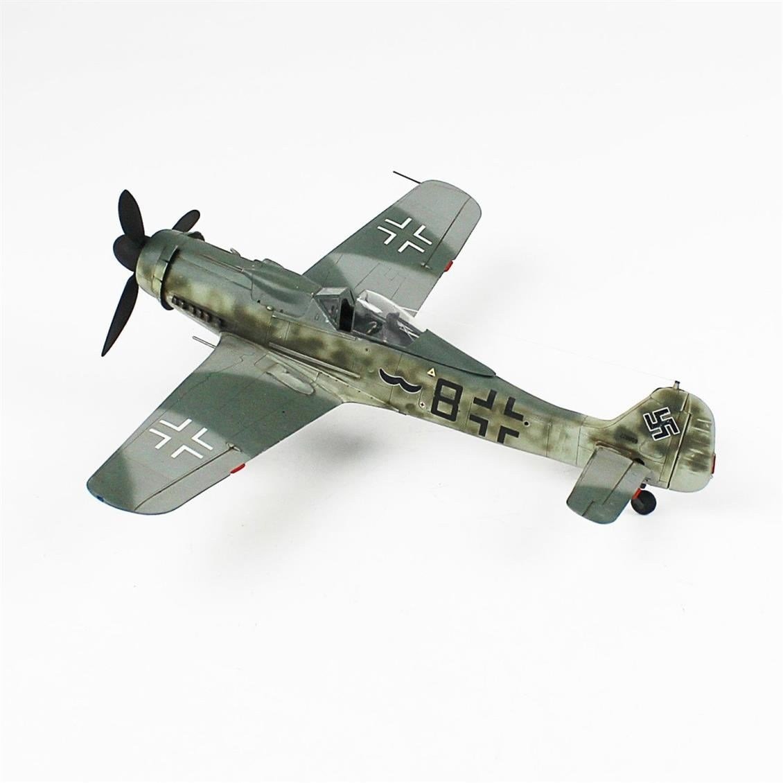 QD044 1/48 Focke-Wulf 190 D Sergilemeye Hazır Plastik Uçak Modeli