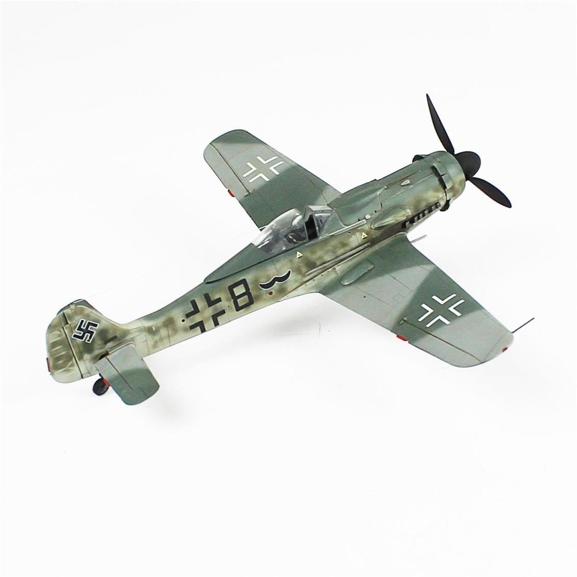 QD044 1/48 Focke-Wulf 190 D Sergilemeye Hazır Plastik Uçak Modeli