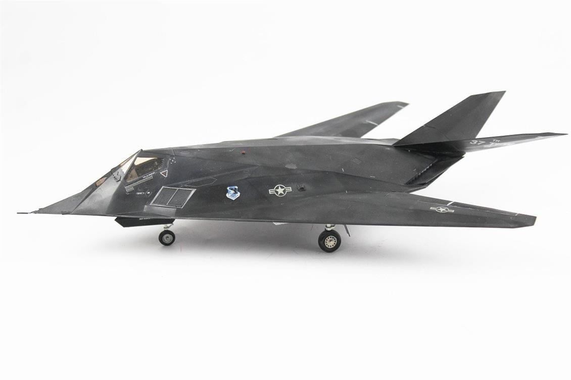 QD045  1/48 F-117A NightHawk Sergilemeye Hazır Plastik Uçak Modeli