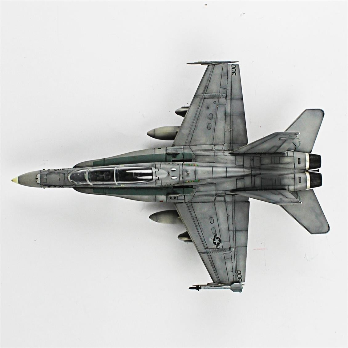 QD046 1/72 F-18D Hornet Sergilemeye Hazır Plastik Uçak Modeli