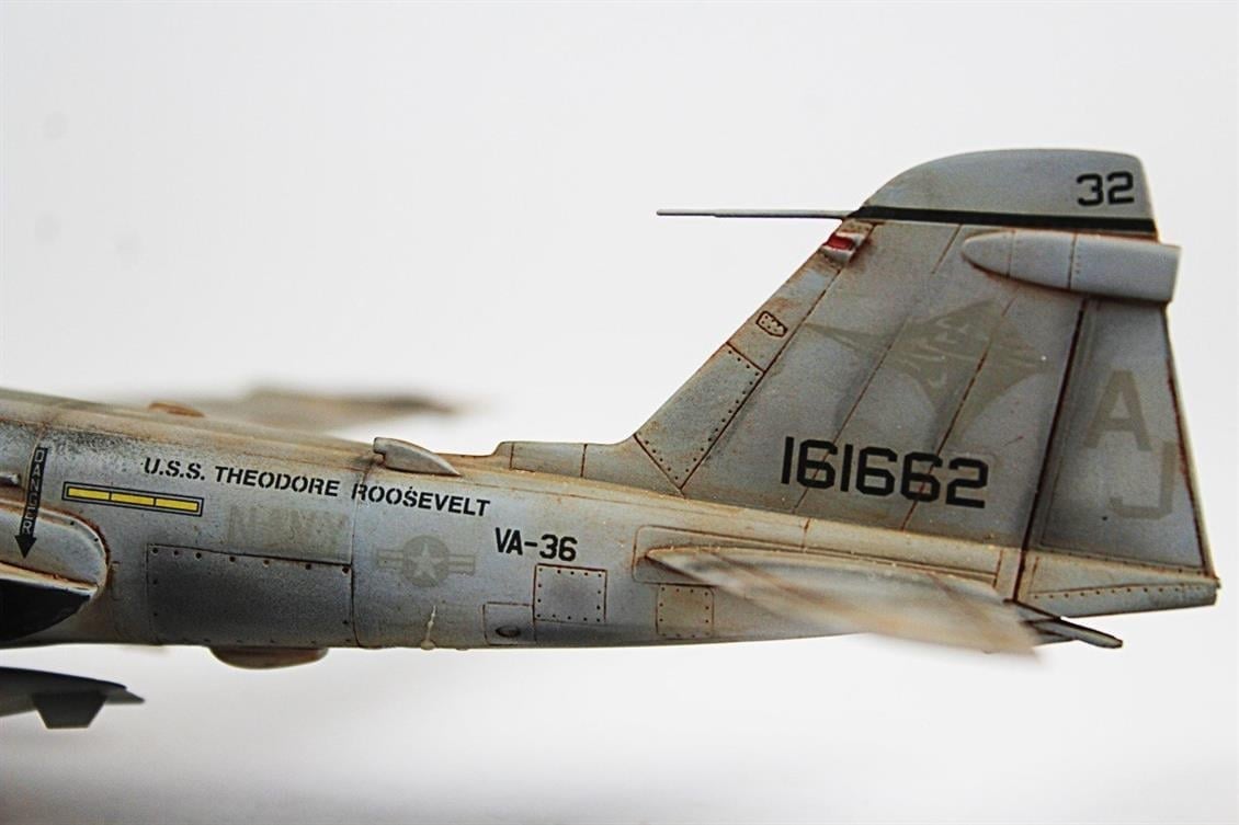 QD048 1/72 A-6E Tram Intruder Sergilemeye Hazır Plastik Uçak Modeli