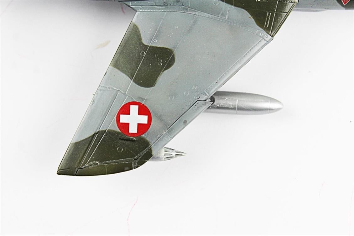 QD052 1/72 Hawker Hunter Sergilemeye Hazır Plastik Uçak Modeli