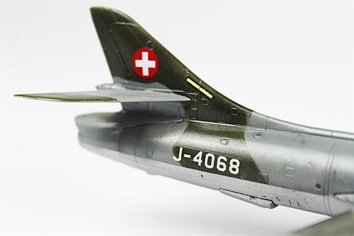 QD052 1/72 Hawker Hunter Sergilemeye Hazır Plastik Uçak Modeli