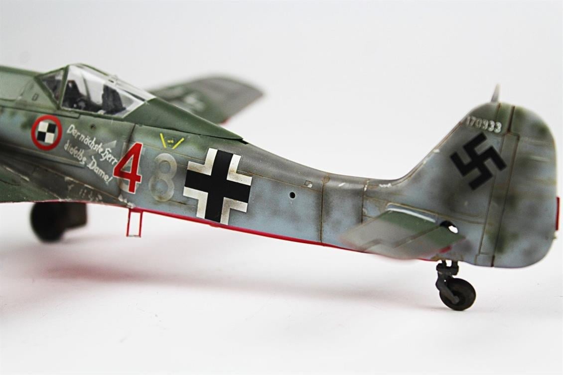 QD055 1/48 Focke-Wulf 190 D Sergilemeye Hazır Plastik Uçak Modeli