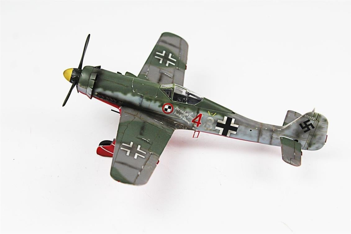 QD055 1/48 Focke-Wulf 190 D Sergilemeye Hazır Plastik Uçak Modeli