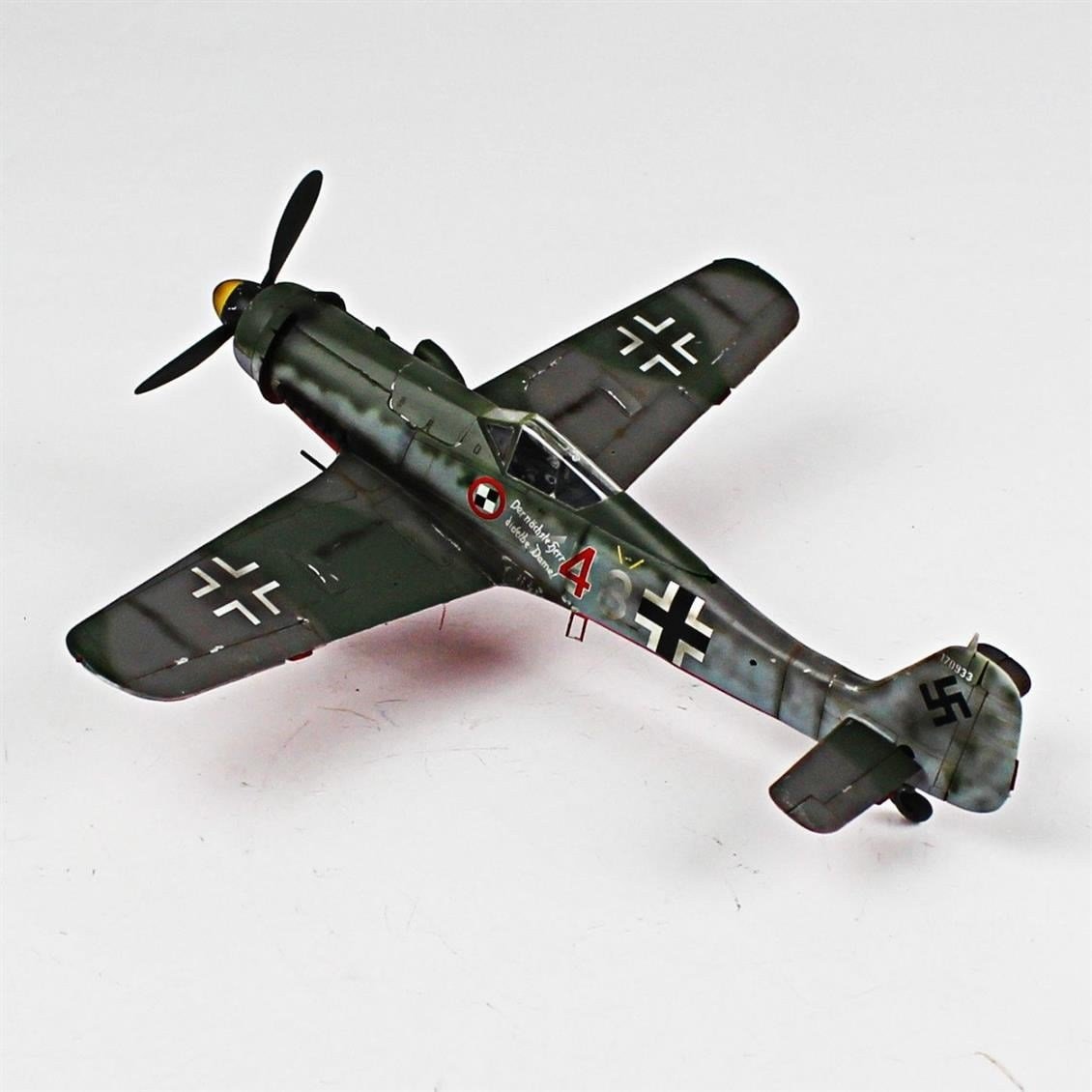 QD055 1/48 Focke-Wulf 190 D Sergilemeye Hazır Plastik Uçak Modeli