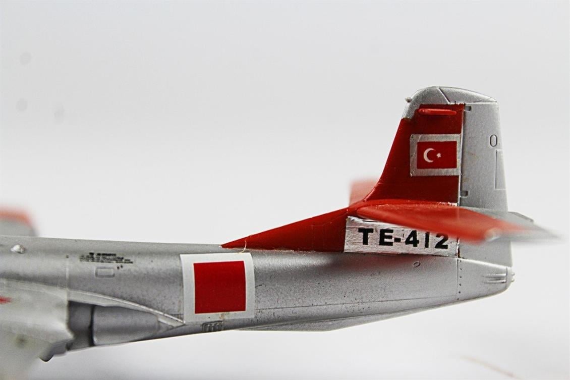 QD057 1/72 T-37A Tweet Sergilemeye Hazır Plastik Uçak Modeli