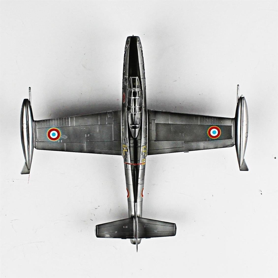 QD058 1/72 F-84G Thunderjet Sergilemeye Hazır Plastik Uçak Modeli