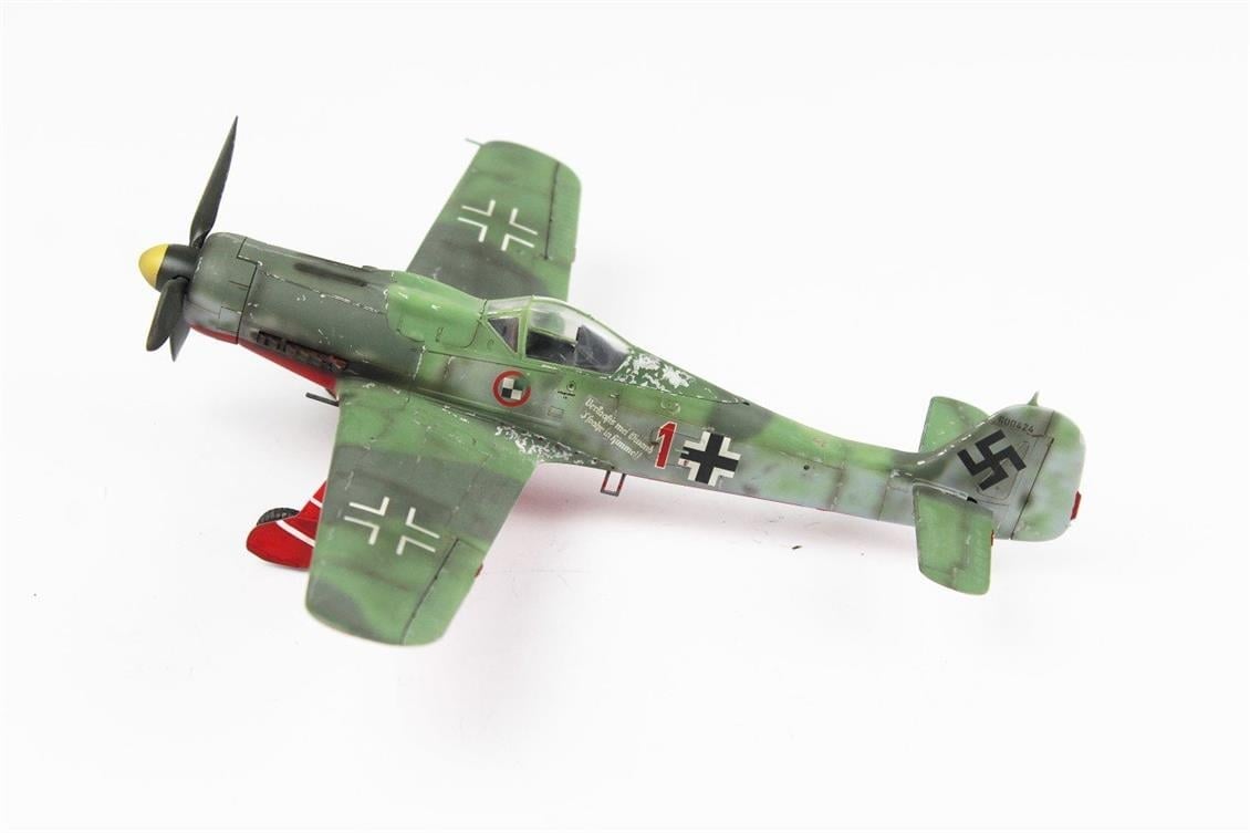 QD061 1/48 Focke-Wulf 190 D Sergilemeye Hazır Plastik Uçak Modeli