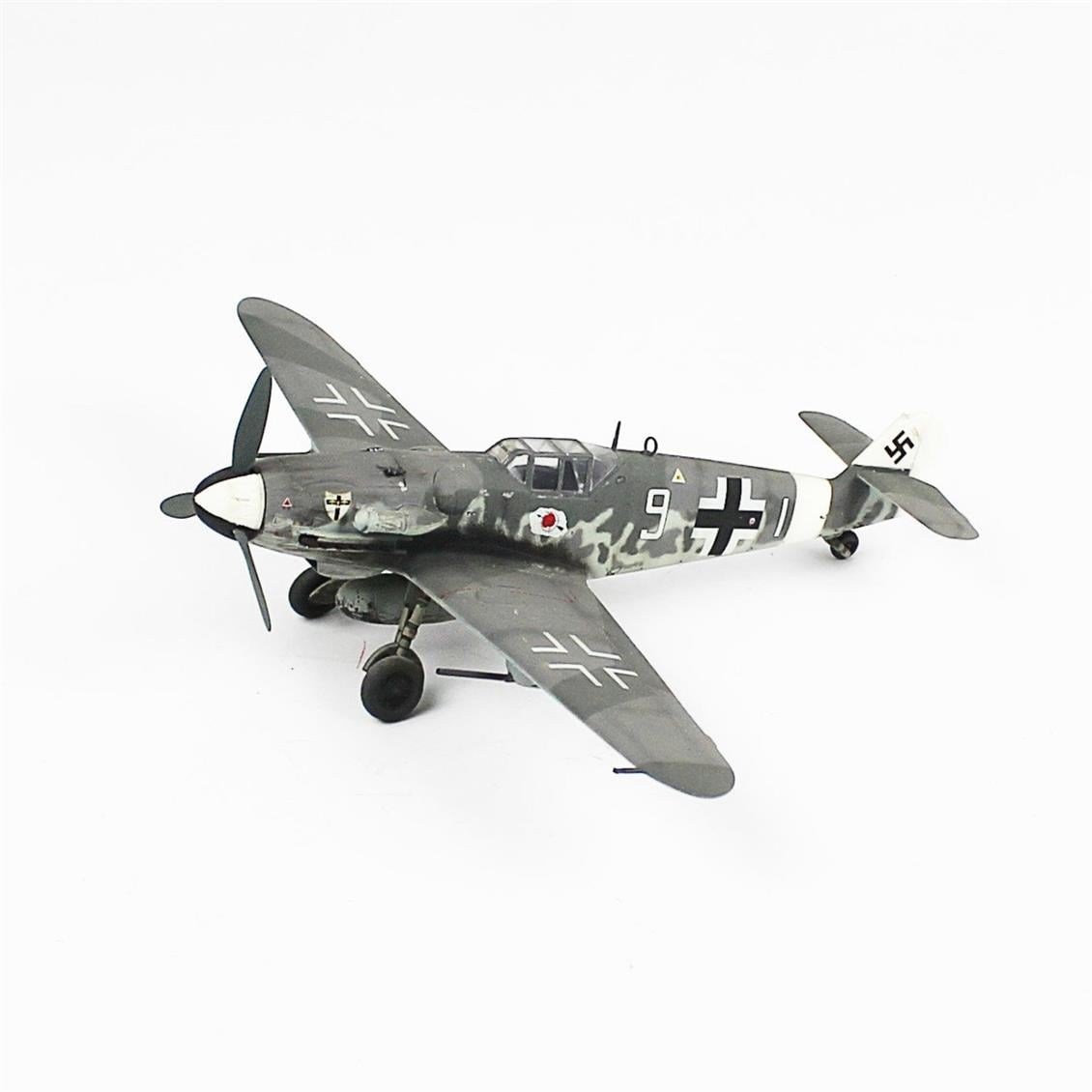 QD062 1/48 Messerschmitt Bf 109 G-6 Sergilemeye Hazır Plastik Uçak Modeli